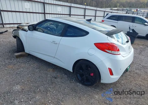 2015 Hyundai Veloster z USA, uszkodzony, nr VIN KMHTC6AD8FU244713